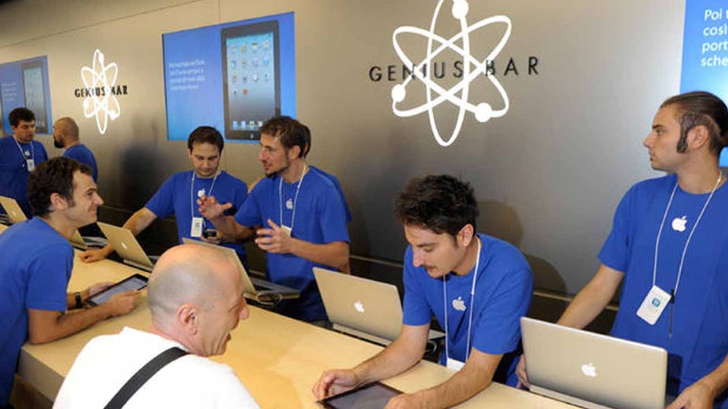 Apple To Hike Starting Pay For Retail Workers As They Push To 