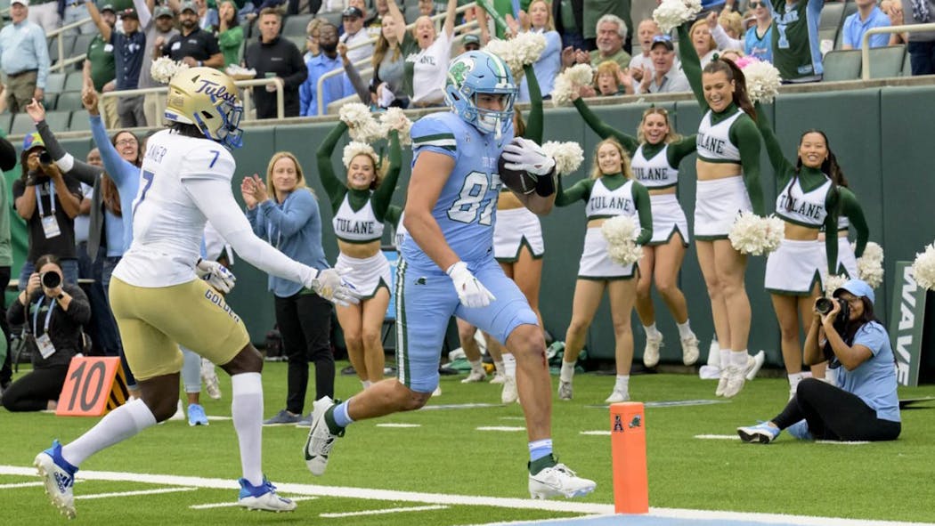 Tulsa Falls To No. 20 Tulane 2422 After Failed 2Point Conversion
