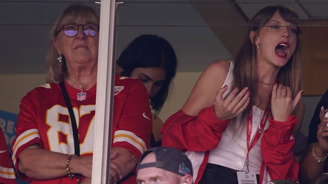 Taylor Swift At MetLife Stadium To Watch Travis Kelce's Chiefs Take On