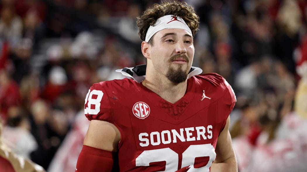 Oklahoma linebacker Danny Stutsman