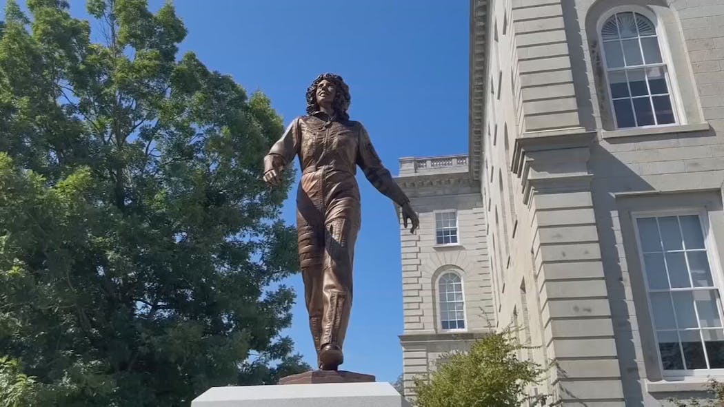 christa mcauliffe statue