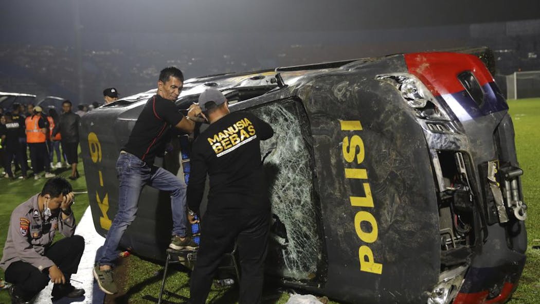 129 Dead After Fans Stampede To Exit Indonesian Soccer Match