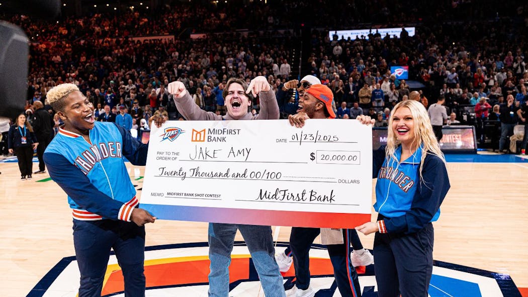 19-YEAR-OLD THUNDER FAN HITS $20,000 SHOT